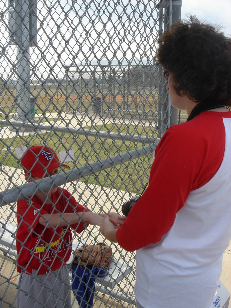 2006/03(Mar)/03(Tee-Ball-Chance-Dax)/800x600_2006-03-04 05-Tee-Ball.JPG